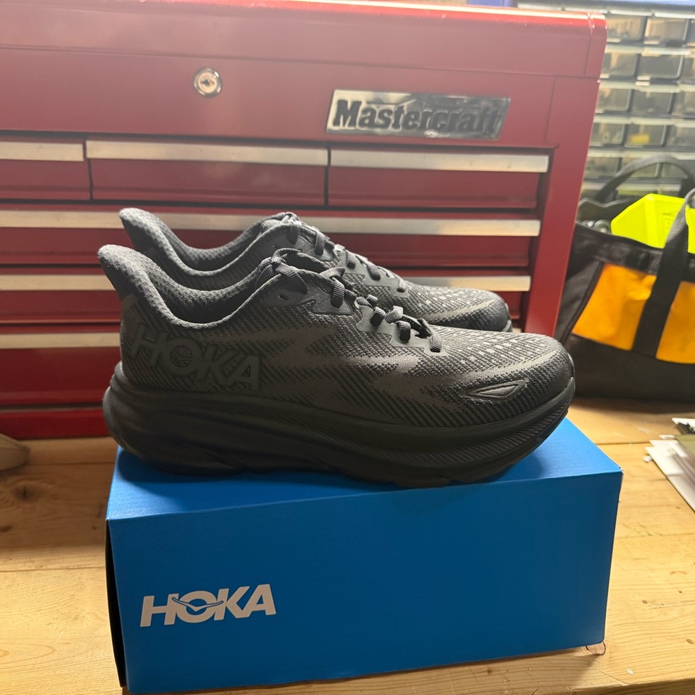 Hoka Clifton 9 BNIB